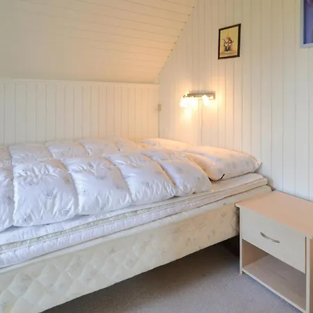 3 Bedroom Stunning In Hvide Sande Holiday home Bjerregard