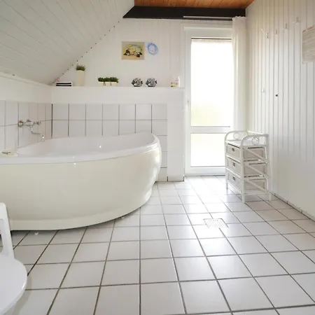 3 Bedroom Stunning In Hvide Sande Holiday home